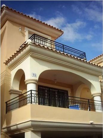 Chalet adosado en Calle de I'Aigualera, Bonalba-Cotoveta, Mutxamel photo 2