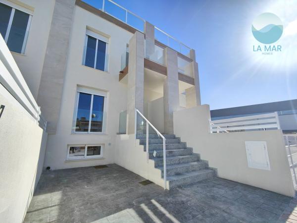 Chalet adosado en Calle Malta, Monte y Mar, Gran Alacant photo 1