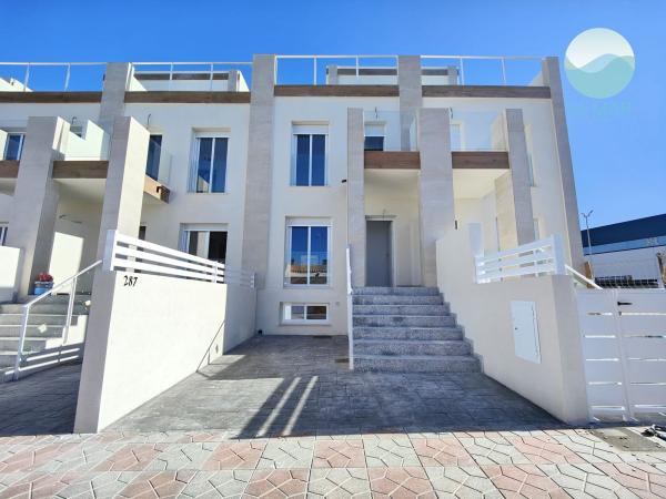 Chalet adosado en Calle Malta, Monte y Mar, Gran Alacant thumbnail 2