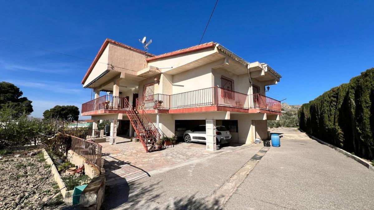 Propiedades en venta y alquiler en España photo 1