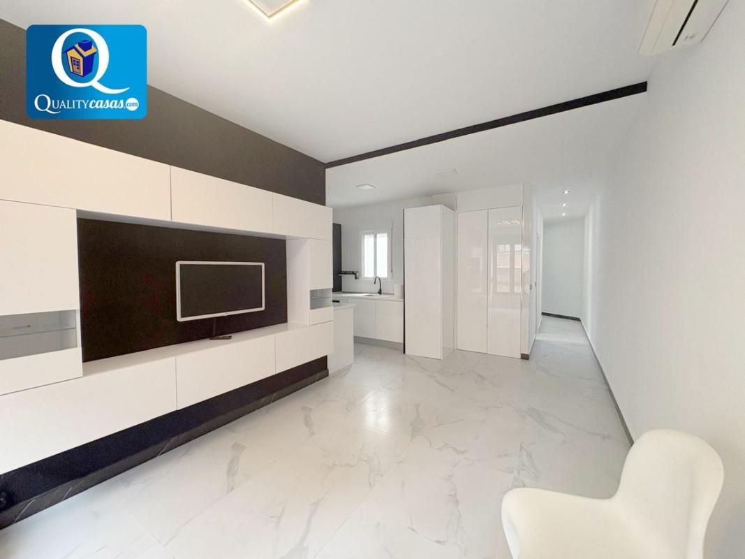 Sale of apartment in Piso en Ensanche-Diputación, Alicante / Alacant, Alicante
 photo 4