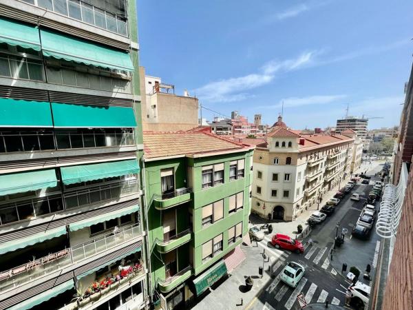 Venta de piso en Piso en Calle de Álvarez Sereix, Centro Tradicional, Alicante / Alacant, Alicante / Alacant
thumbnail 2
