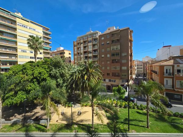Sprzedaż mieszkania w Piso en Calle del Alcalde Alfonso de Rojas, 8, Campoamor, Alicante / Alacant, Alicante / Alacant
photo 1