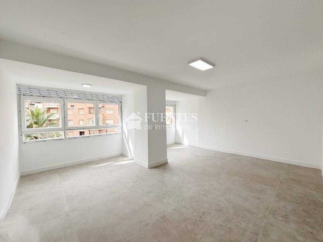 Venta de piso en Piso en Calle del Alcalde Alfonso de Rojas, Campoamor, Alicante / Alacant, Alicante / Alacant
photo 2