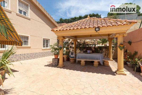 Casa o chalet independiente en Calle Jardiel Poncela, Vistahermosa, Alicante / Alacant photo 3