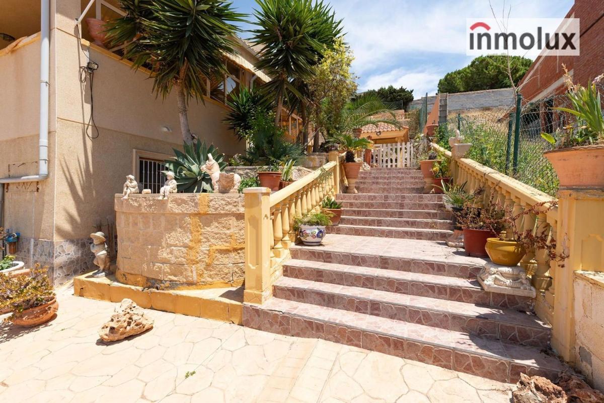 Properties for sale and rent in Spain photo 5