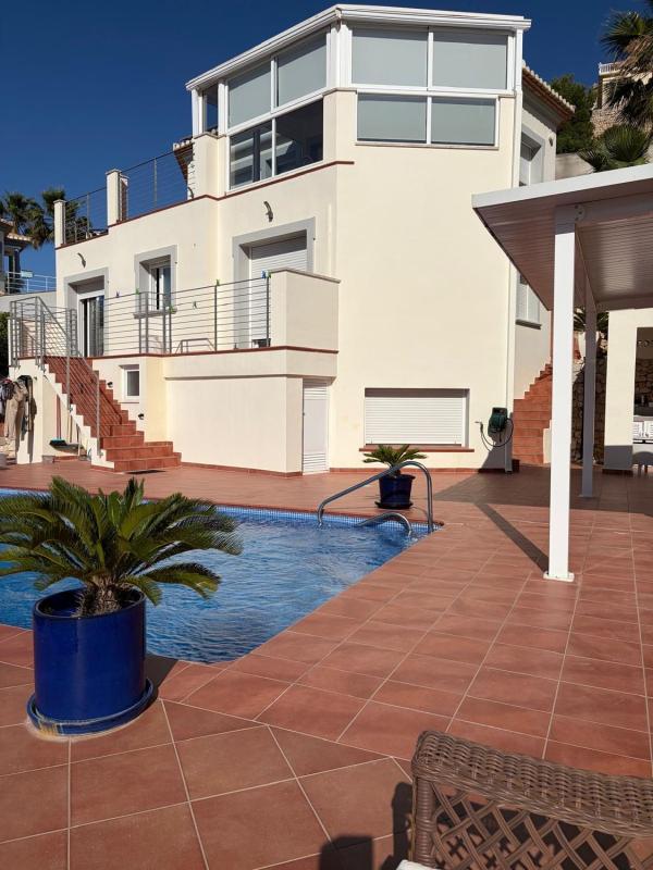 Properties for sale and rent in Spain photo 4