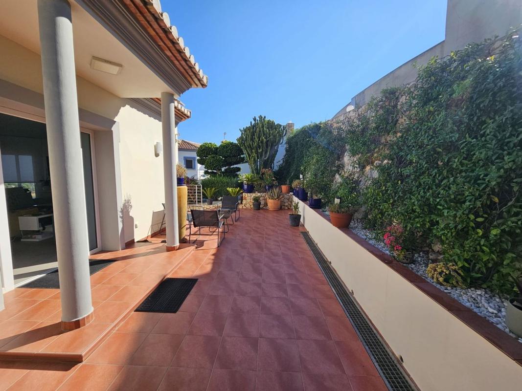 Properties for sale and rent in Spain photo 5