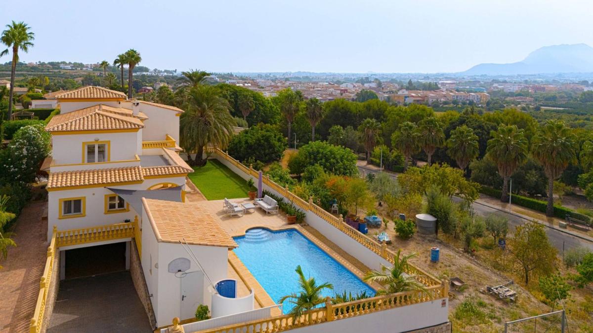Propiedades en venta y alquiler en España photo 2