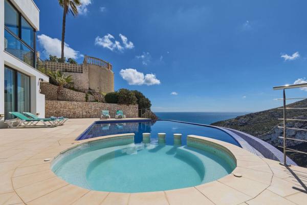 Chalet wolnostojący na sprzedaż w Casa o chalet en Centro Ciudad, Jávea/Xàbia, Jávea/Xàbia thumbnail 3