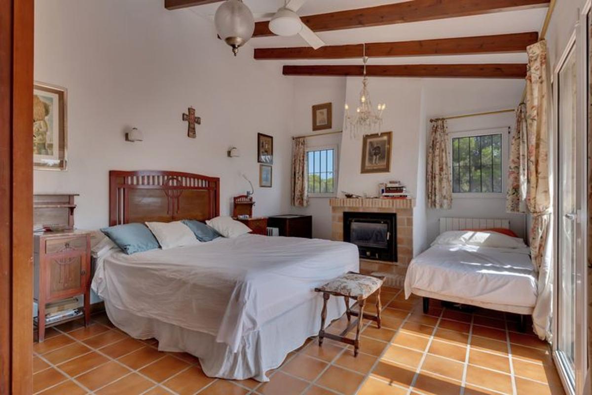Properties for sale and rent in Spain photo 2