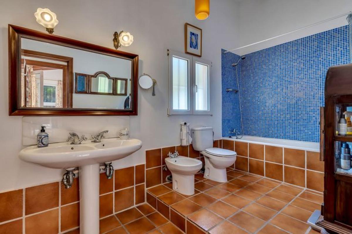 Properties for sale and rent in Spain photo 4