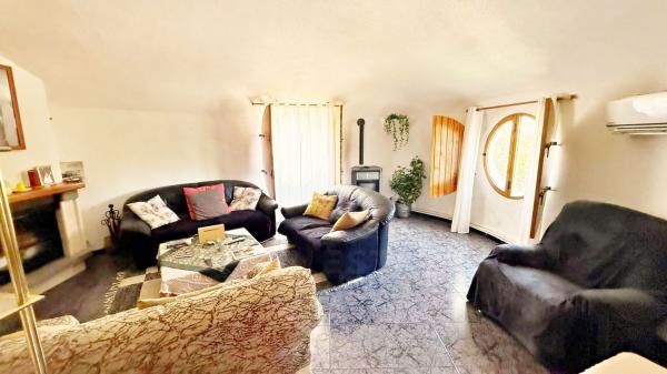 Четырехквартирный дом на продажу на  Chalet adosado en Castalla , Касталья photo 2