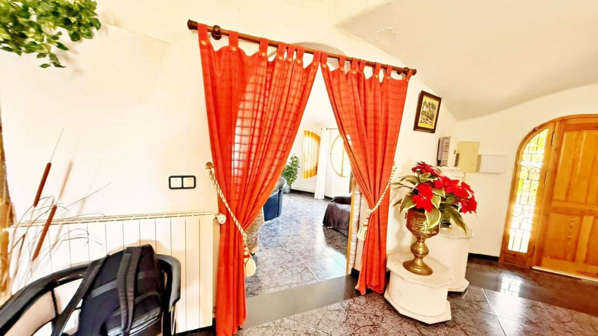 Продажа таунхауса в Chalet adosado en Castalla , Касталья photo 5