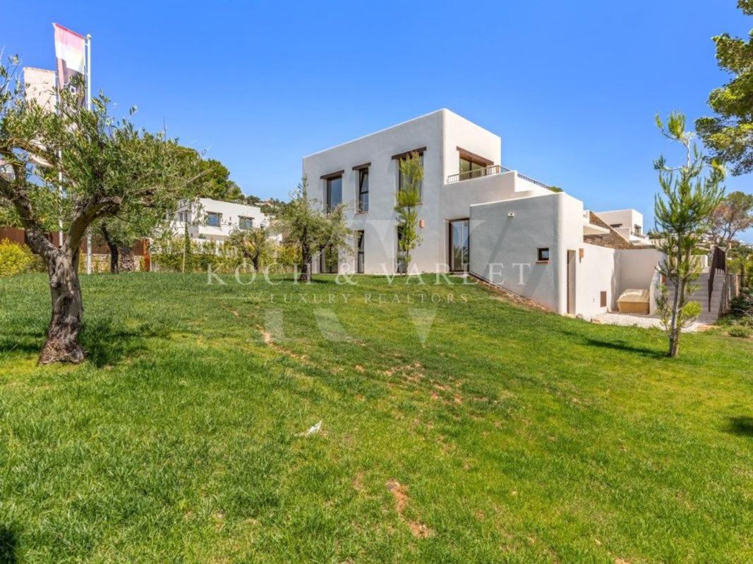 Properties for sale and rent in Spain photo 3