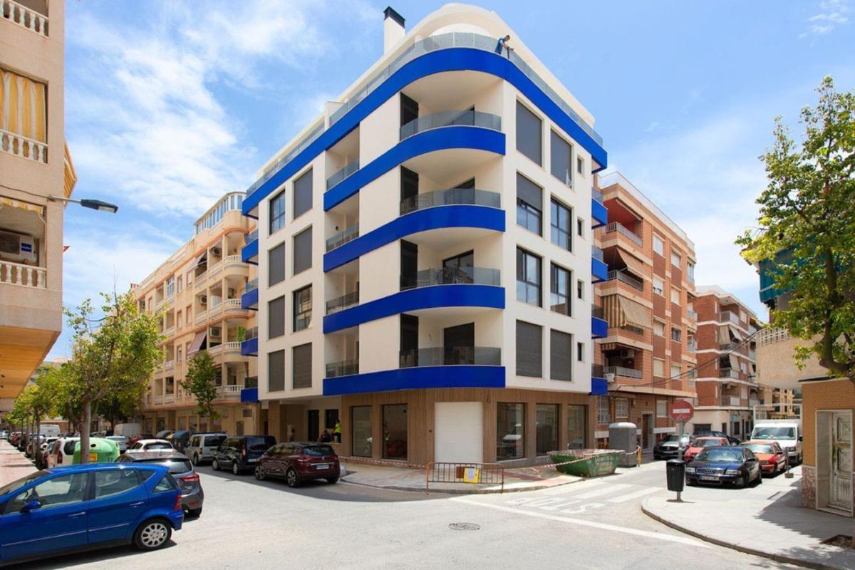 Sale of apartment in Piso en Calle Ramón Gallud, Las Piscinas Naturales, Torrevieja, Torrevieja
photo 1