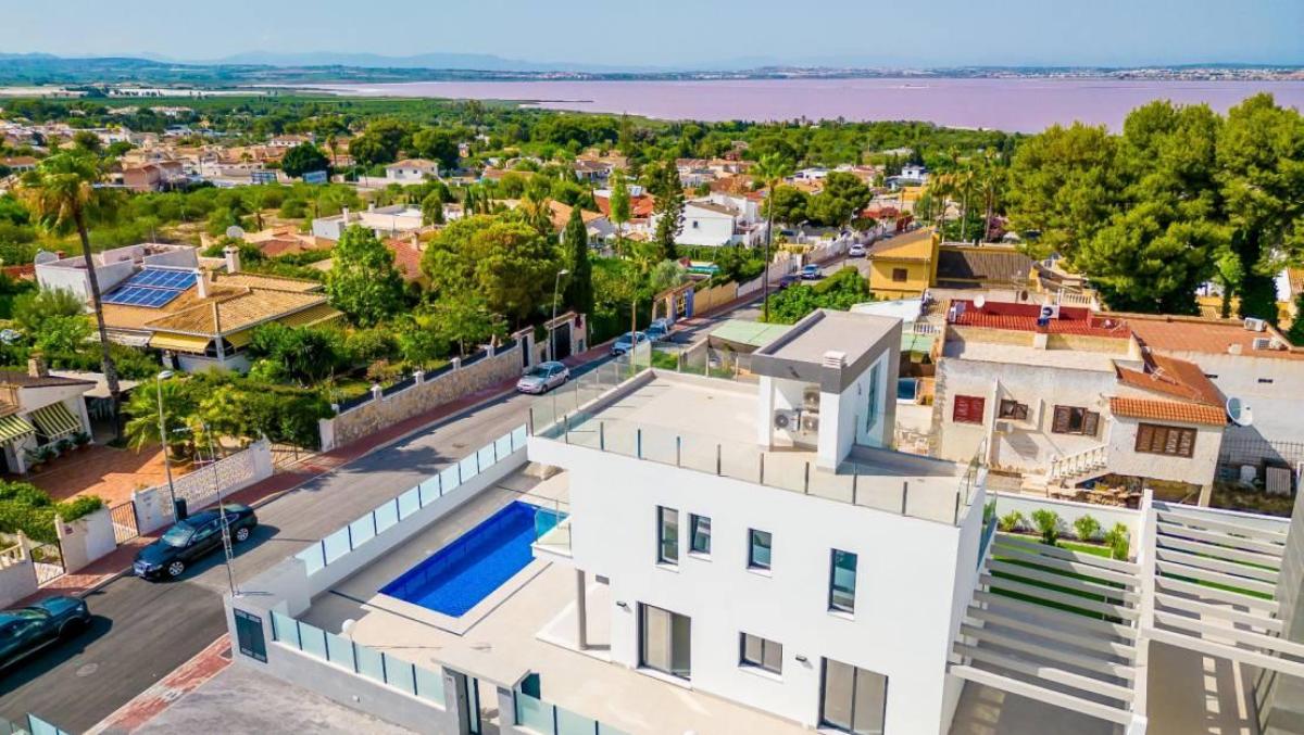 Sale of independent chalet in Los Balcones - The Heights of Eden, Torrevieja
photo 2