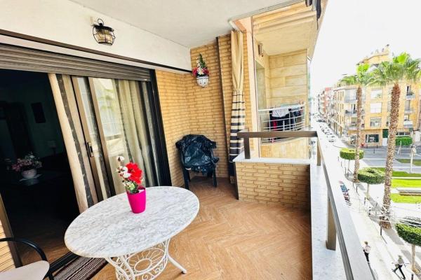 Sprzedaż mieszkania w Piso en Calle Moriones, 22, Las Piscinas Naturales, Torrevieja, Torrevieja
photo 1