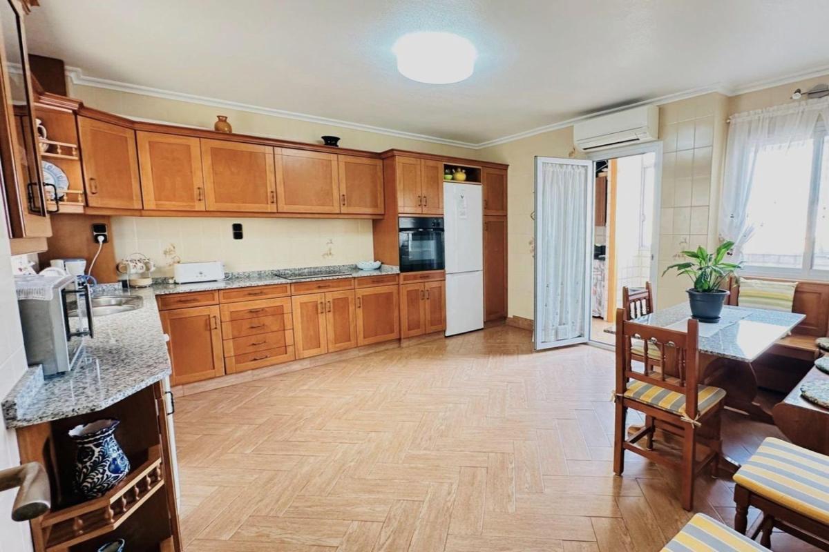 Sale of apartment in Piso en Calle Moriones, 22, Las Piscinas Naturales, Torrevieja, Torrevieja
 photo 5