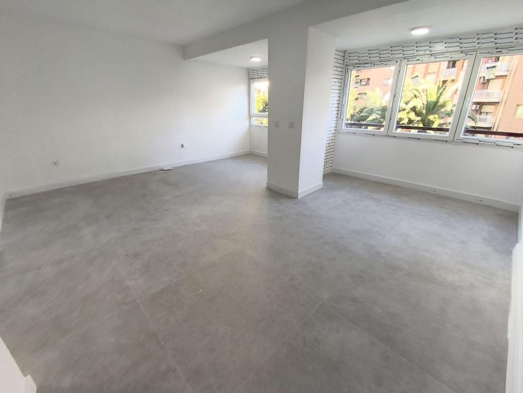 Venta de piso en Piso en Calle del Alcalde Alfonso de Rojas, Campoamor, Alicante / Alacant, Alicante / Alacant
photo 1