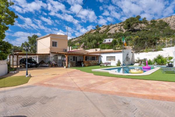 Casa o chalet independiente en Colegials Els, Petrer photo 1