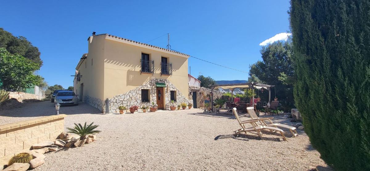 Propiedades en venta y alquiler en España photo 1