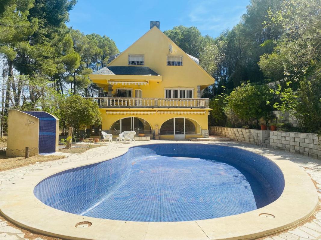 Properties for sale and rent in Spain photo 1