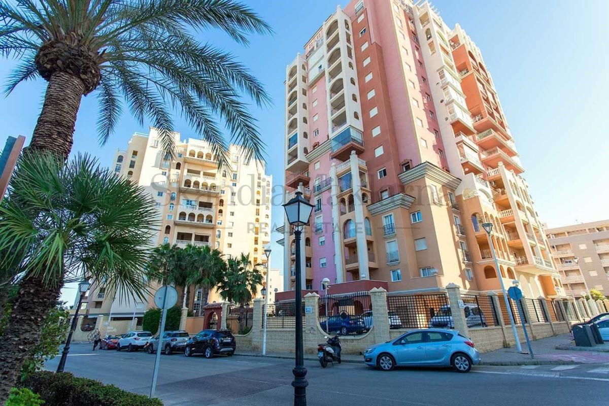 Sprzedaż mieszkania w Piso en Avenida Roentgen, Playa de los Locos, Torrevieja, Torrevieja
photo 1
