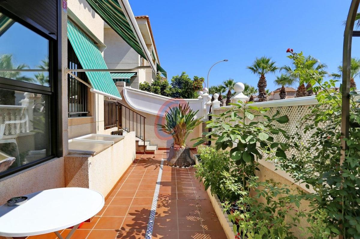 Venta de piso en Piso en Avenida de Cervantes, 62, Las Viñas, Guardamar del Segura, Guardamar del Segura
photo 2