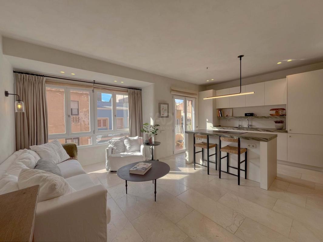 Sale of apartment in Piso en Mercado, Alicante / Alacant, Alicante
photo 2