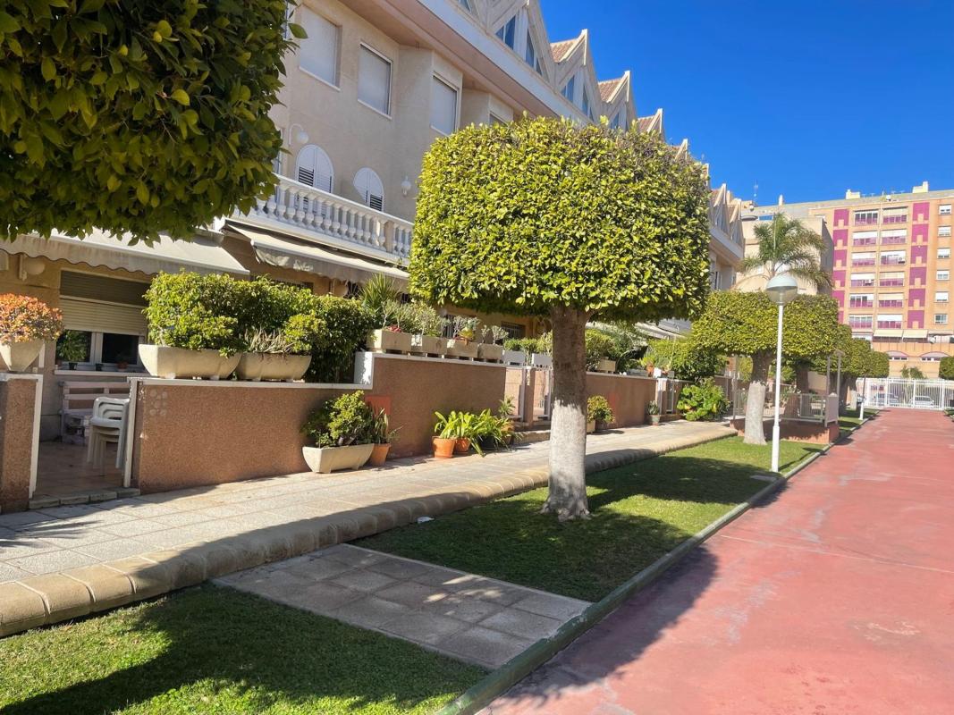 Propiedades en venta y alquiler en España photo 1