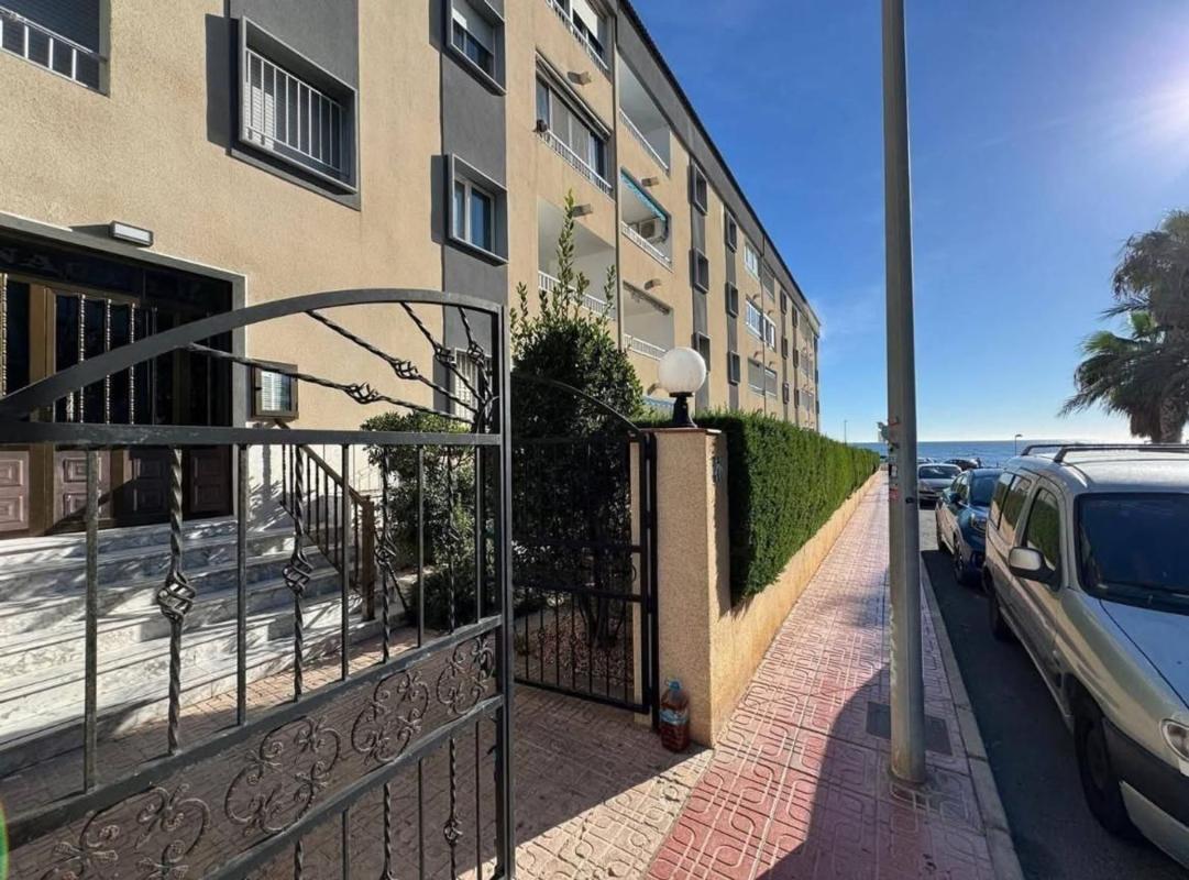 Sale of apartment in Piso en Avenida de las Olas, 27, Punta Prima, Torrevieja, Torrevieja
 photo 5