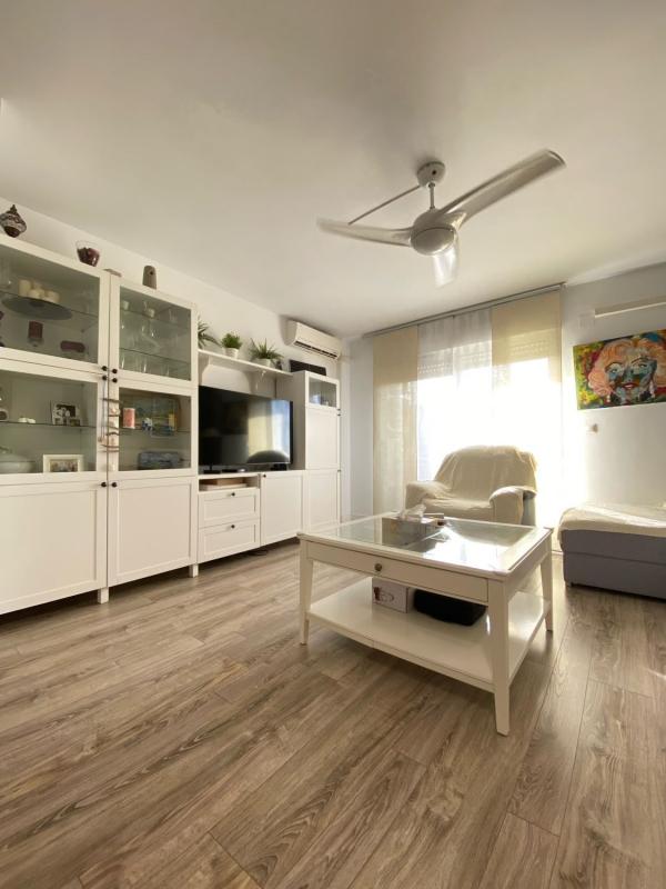 Продажа квартиры на Piso en Calle Bailarín José Espadero, 12, Garbinet - Parque de las Avenidas, Alicante / Alacant, Аликанте / Алакант
photo 2