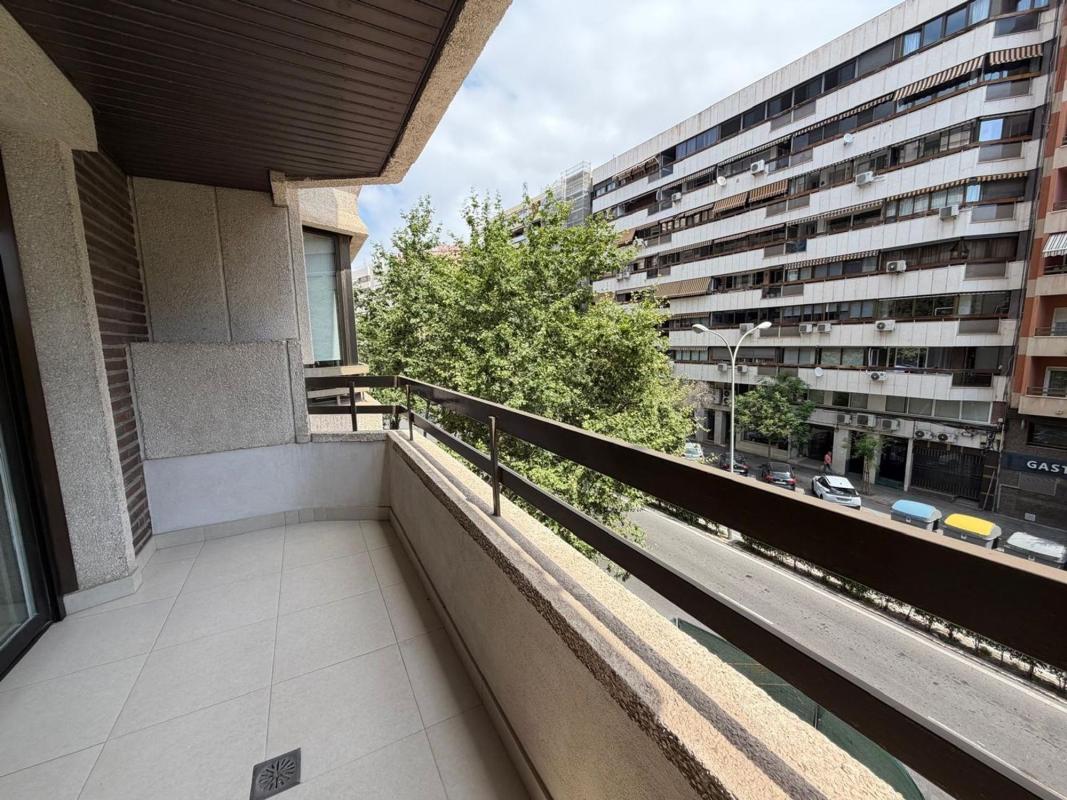 Sprzedaż mieszkania w Piso en Avenida Eusebi Sempere, 11, Ensanche-Diputación, Alicante / Alacant, Alicante / Alacant
 photo 2