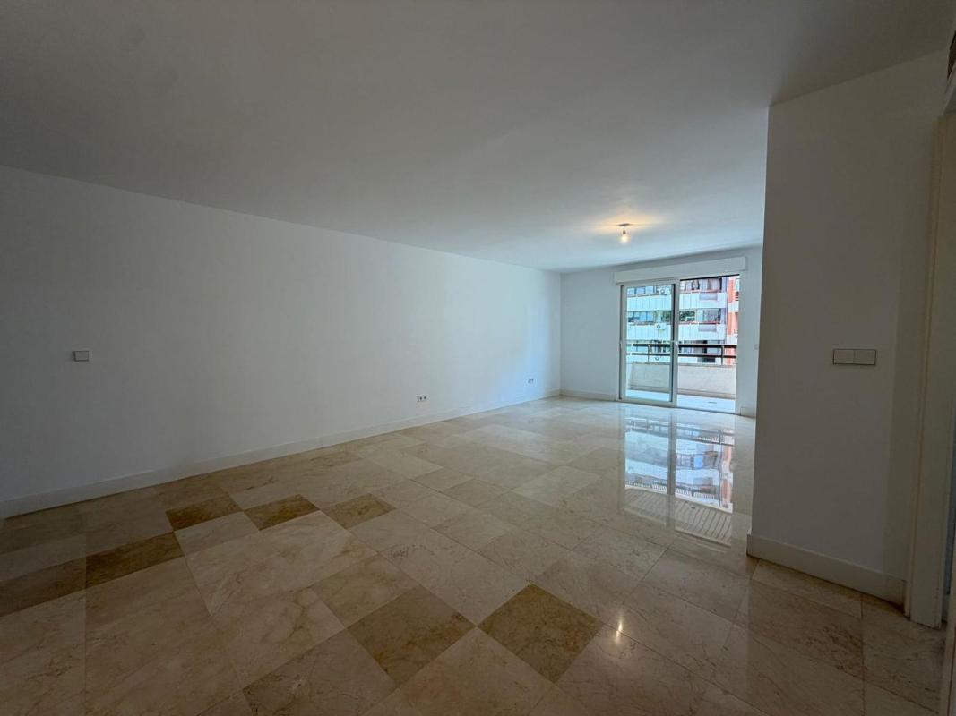 Sprzedaż mieszkania w Piso en Avenida Eusebi Sempere, 11, Ensanche-Diputación, Alicante / Alacant, Alicante / Alacant
 photo 5