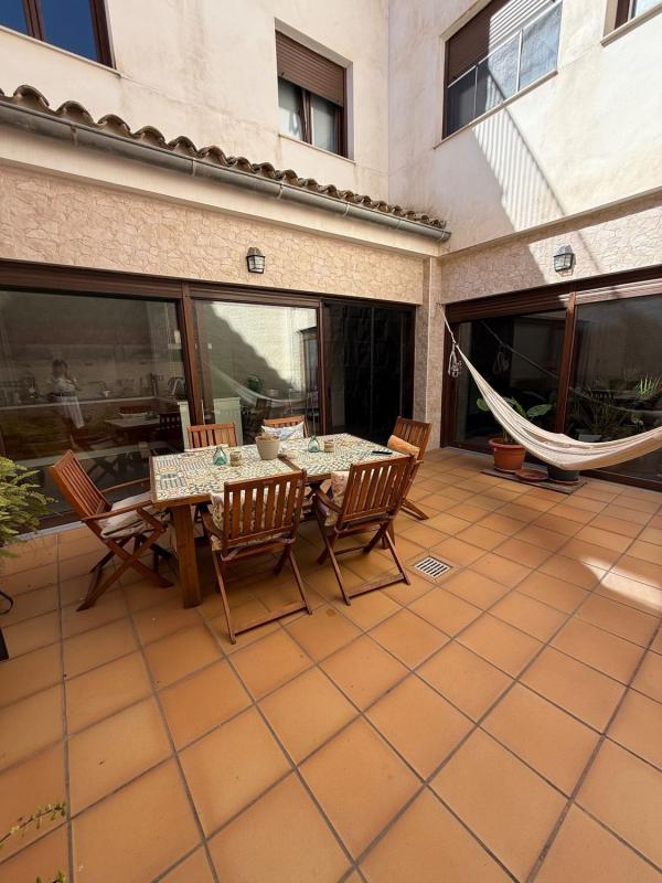 Properties for sale and rent in Spain photo 4