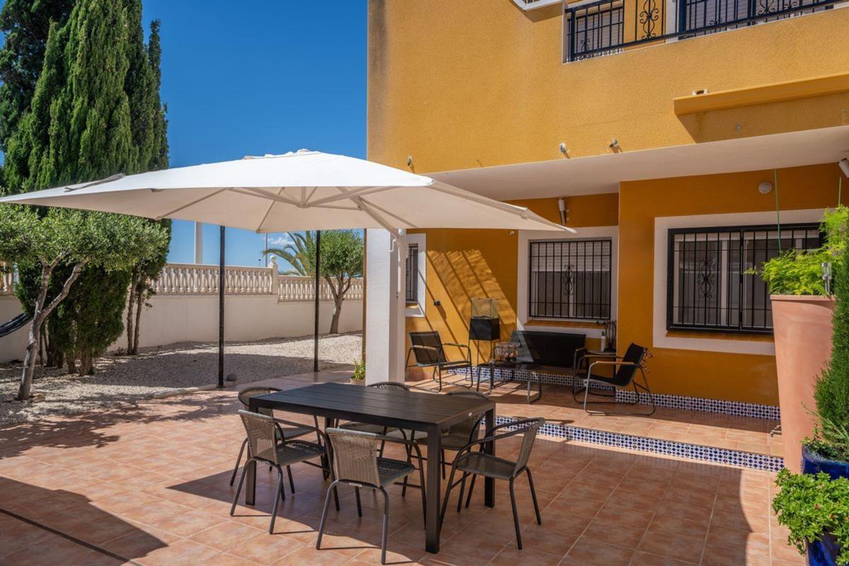Sale of apartment in Piso en Calle Bahia, Arenales del Sol, Elche / Elx, Elche / Elx
photo 1