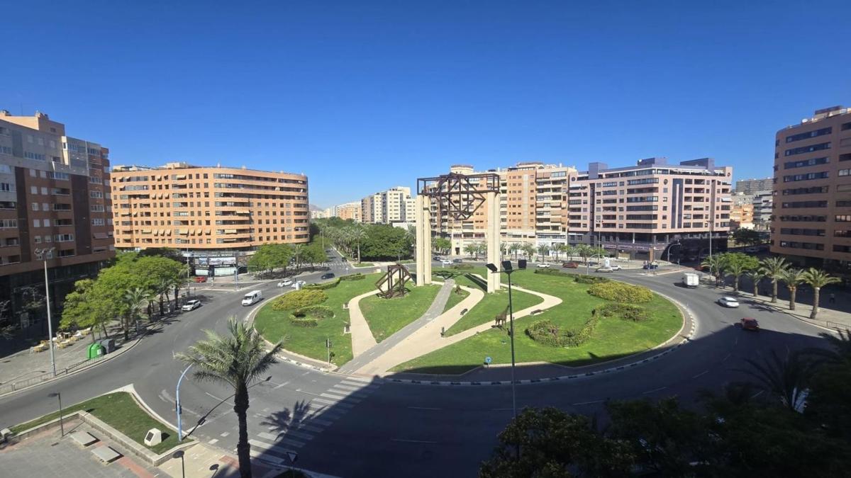 Sprzedaż mieszkania w Piso en Garbinet - Parque de las Avenidas, Alicante / Alacant, Alicante / Alacant
photo 1