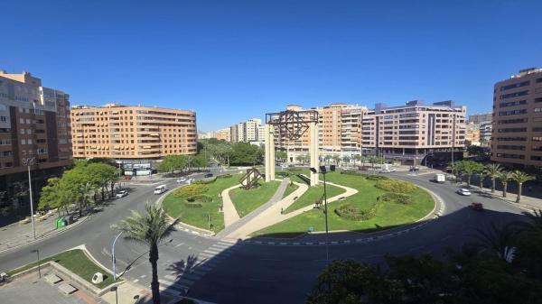Sprzedaż mieszkania w Piso en Garbinet - Parque de las Avenidas, Alicante / Alacant, Alicante / Alacant
 photo 1