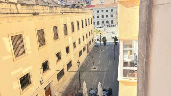 Sprzedaż mieszkania w Piso en Calle Periodista Pirula Arderius, Centro Tradicional, Alicante / Alacant, Alicante / Alacant
thumbnail 2