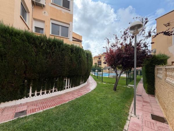 Chalet adosado en Calle la Bonanova, 12, Villamontes-Boqueres, San Vicente del Raspeig photo 4