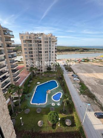 Продажа квартиры на Piso en Calle Basilio Paredes, Puerto Deportivo, Guardamar del Segura, Гуардамар-дель-Сегура
thumbnail 3