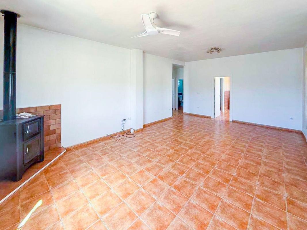 Properties for sale and rent in Spain photo 3