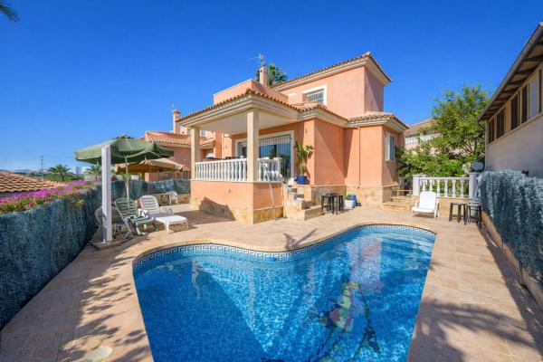 Casa o chalet independiente en Calle de ľEspígol, Bonalba-Cotoveta, Mutxamel photo 1