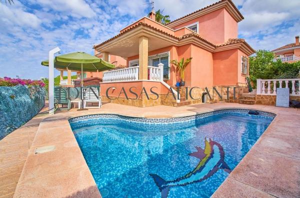 Casa o chalet independiente en Calle de ľEspígol, Bonalba-Cotoveta, Mutxamel photo 1
