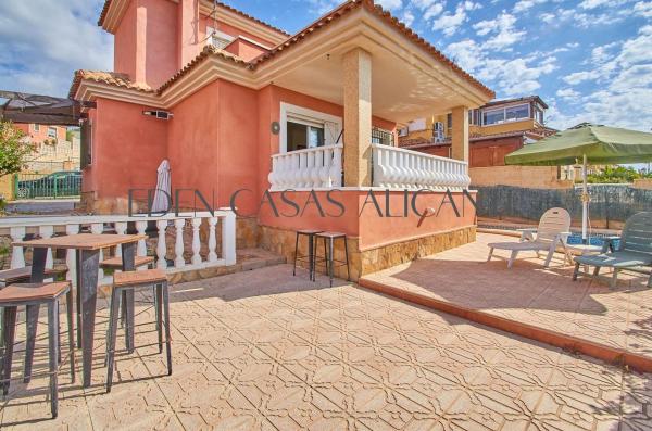 Casa o chalet independiente en Calle de ľEspígol, Bonalba-Cotoveta, Mutxamel photo 3