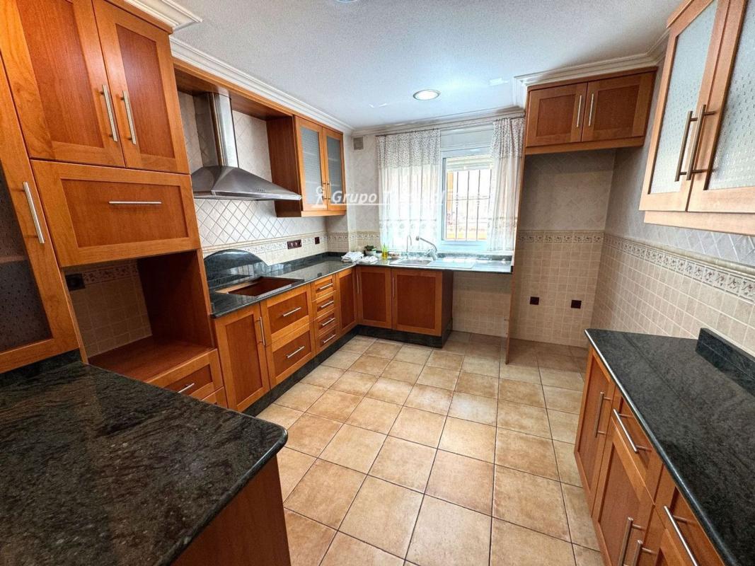 Sale of apartment in Piso en Calle Tinent Ruiz, Centro, Elche / Elx, Elche / Elx
photo 1