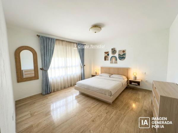 Sale of flat in Piso en Calle Tinent Ruiz, Centro, Elche / Elx, Elche / Elx
thumbnail 3