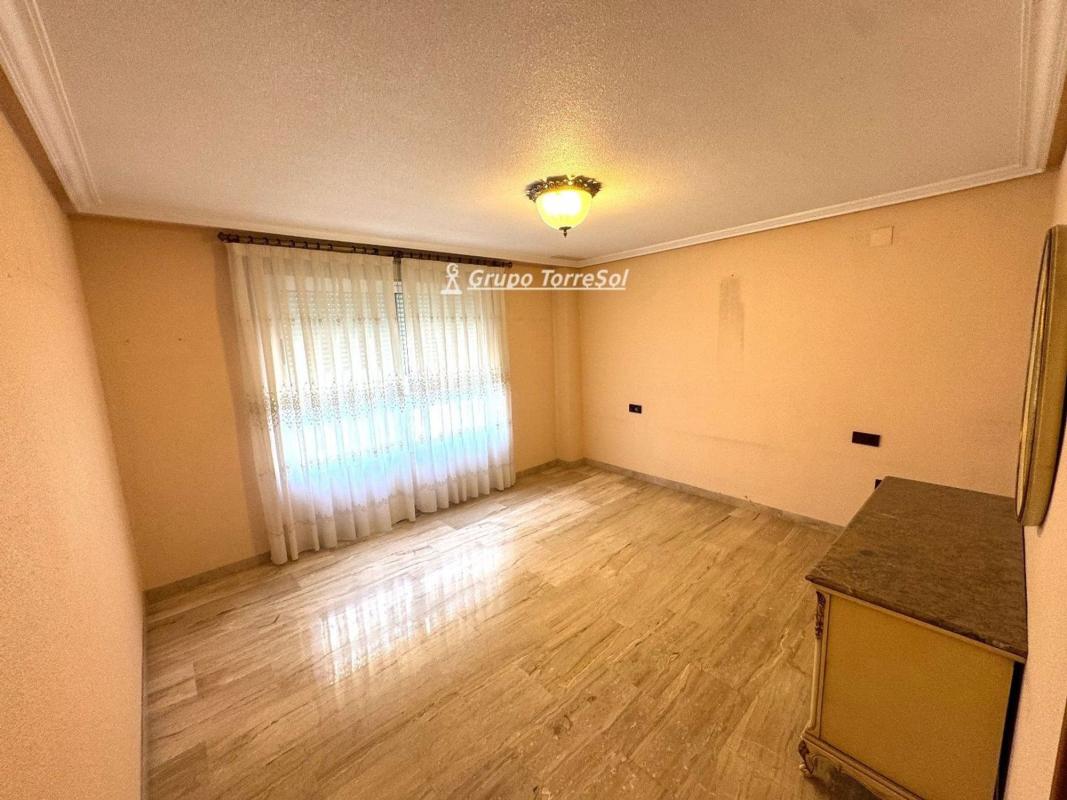 Sale of apartment in Piso en Calle Tinent Ruiz, Centro, Elche / Elx, Elche / Elx
photo 5