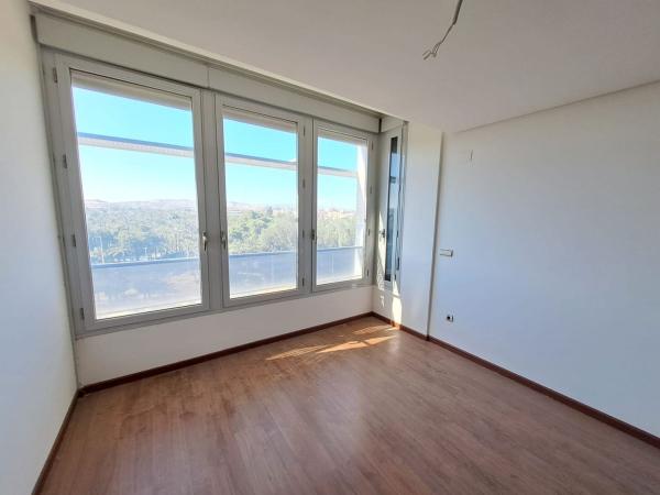 Sale of flat in Piso en Calle Antonio Antón Asencio, Centro, Elche / Elx, Elche / Elx
photo 1